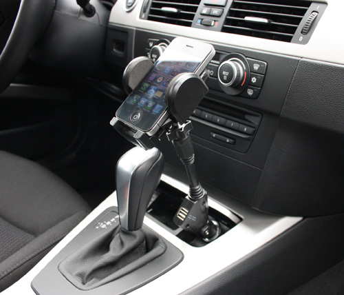 KFZ Auto Halterung mit 2x USB Ladefunktion für iPhone 3 / 4 / 5 Nokia HTC Sony..